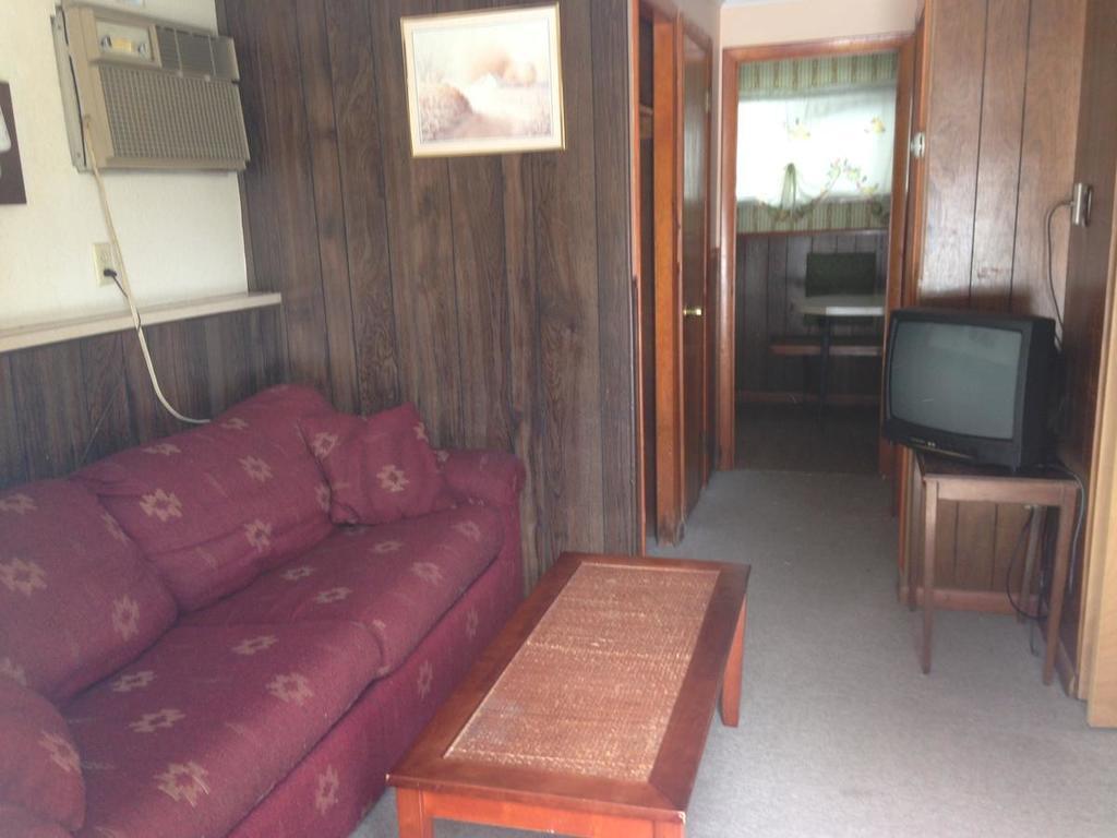 Amber Lantern Two-Bedroom Cottage Lake George Oda fotoğraf