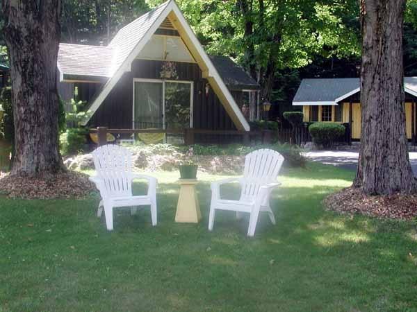 Amber Lantern Two-Bedroom Cottage Lake George Oda fotoğraf